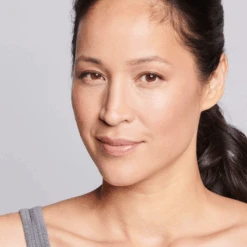 Even Up® Multi-Correction Serum 11 Even Up® Multi-Correction Serum -Eclat Naturel Geschaft PDPHeroImage ALTS 1