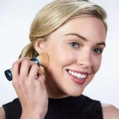 Sunforgettable® Total Protection™ Brush-on Shield SPF 50 Multipack -Eclat Naturel Geschaft model1